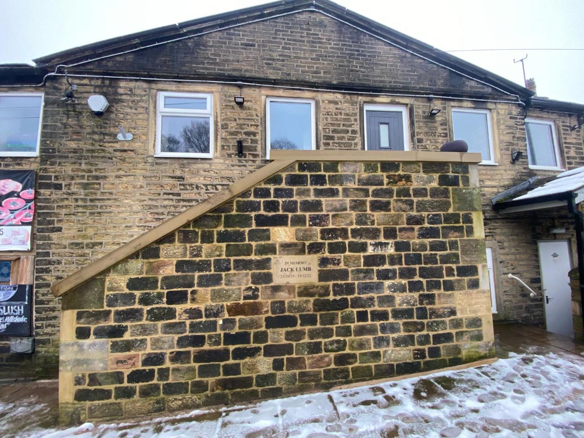 Апартаменты Robins Mill Rishworth Экстерьер фото